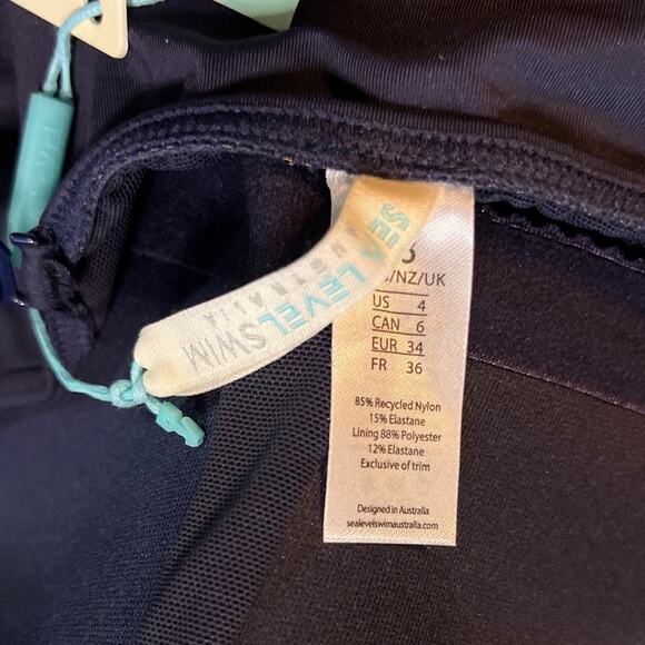 Sea Level Australia Essential Twist Front One Piece US 4 NWT Navy - Picture 5 of 6